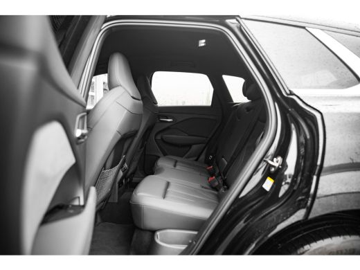 Audi Q3 S edition | Adaptive cruise control | Audi sound system | Cruise control ActivLease financial lease