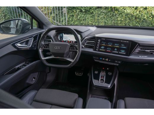 Audi Q4 e-tron 40 / 2x S-line/ Standkachel/ Head-Up Display/ Panoramadak/ 150kW (204PK) ActivLease financial lease