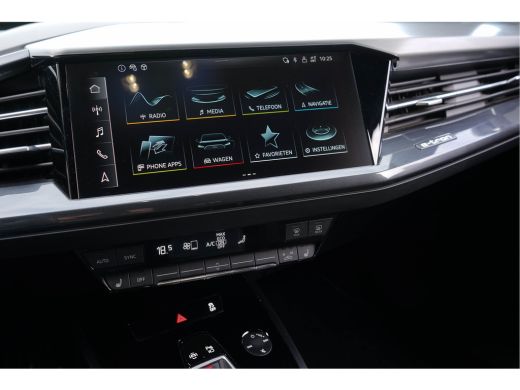 Audi Q4 e-tron 40 / 2x S-line/ Standkachel/ Head-Up Display/ Panoramadak/ 150kW (204PK) ActivLease financial lease