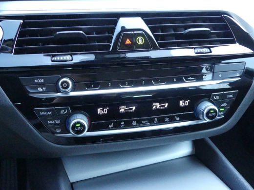 BMW 5 Serie Touring 530e Business Edition Plus | ELEKTRISCHE ACHTERKLEP | STOELVERWARMING | LEDER | COMFORSTO... ActivLease financial lease