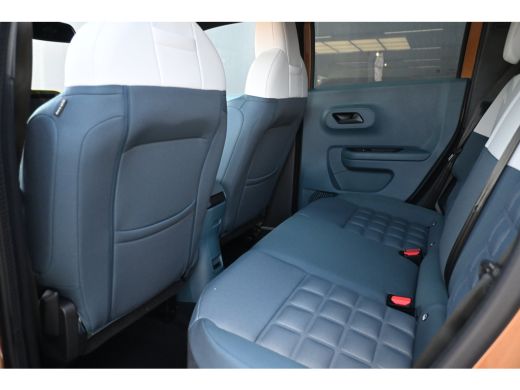 Fiat Grande Panda La Prima VOORRAAD-ACTIE! | 8 Jaar garantie | Achteruitrijcamera | Navigatie | Apple Carplay & And... ActivLease financial lease