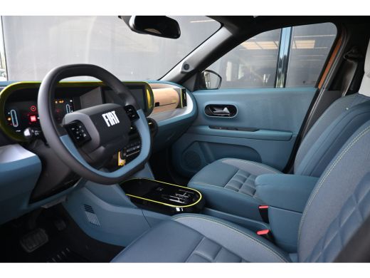 Fiat Grande Panda La Prima VOORRAAD-ACTIE! | 8 Jaar garantie | Achteruitrijcamera | Navigatie | Apple Carplay & And... ActivLease financial lease