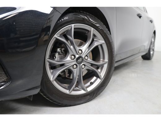 Ford Focus 1.0 EcoBoost ST Line Business | Winter Pack | Trekhaak | Navi | LED | Clima | Cruise | Camera | p... ActivLease financial lease