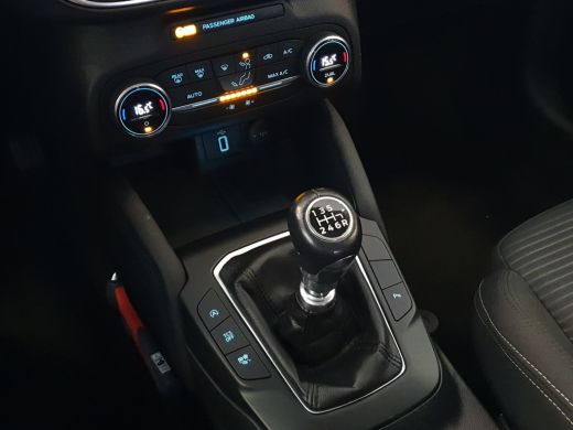 Ford Focus Wagon 1.0 125PK Titanium | Climate Control | Cruise Control | Apple Carplay | Navigatie | Airco (... ActivLease financial lease