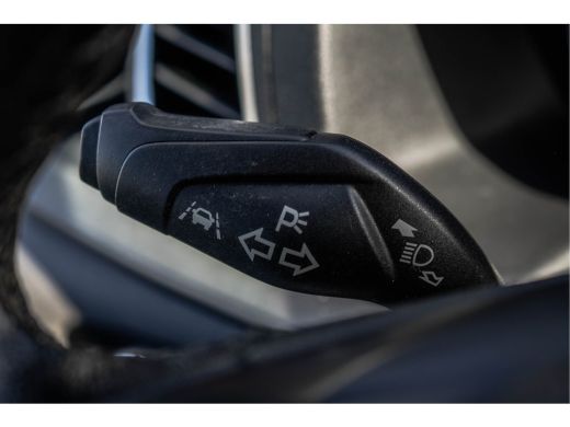 Ford Transit Custom 2.0 TDCI L2H1 | 170PK | Trail | DC 5-Persoons | Camera | Carplay | Lederen interieur ActivLease financial lease