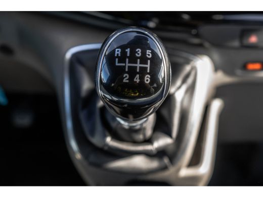 Ford Transit Custom 2.0 TDCI L2H1 | 170PK | Trail | DC 5-Persoons | Camera | Carplay | Lederen interieur ActivLease financial lease