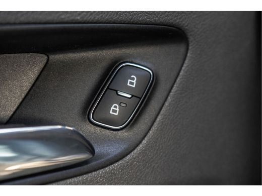 Ford Transit Custom 2.0 TDCI L2H1 | 170PK | Trail | DC 5-Persoons | Camera | Carplay | Lederen interieur ActivLease financial lease