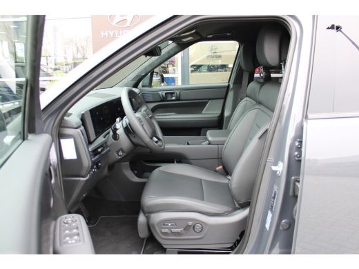 Hyundai Santa Fe 1.6 T-GDI PHEV Black Line 4WD 7p. | Achterruitverwarming | Achteruitrijcamera | Adaptief demping ... ActivLease financial lease