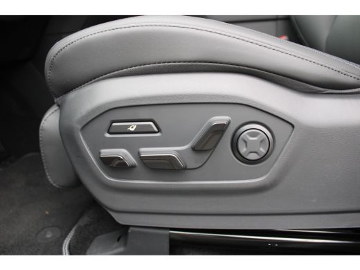 Hyundai Santa Fe 1.6 T-GDI PHEV Black Line 4WD 7p. | Achterruitverwarming | Achteruitrijcamera | Adaptief demping ... ActivLease financial lease