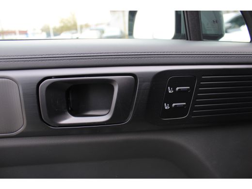 Hyundai Santa Fe 1.6 T-GDI PHEV Black Line 4WD 7p. | Achterruitverwarming | Achteruitrijcamera | Adaptief demping ... ActivLease financial lease