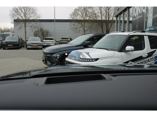 Hyundai Santa Fe 1.6 T-GDI PHEV Black Line 4WD 7p. | Achterruitverwarming | Achteruitrijcamera | Adaptief demping ... ActivLease financial lease