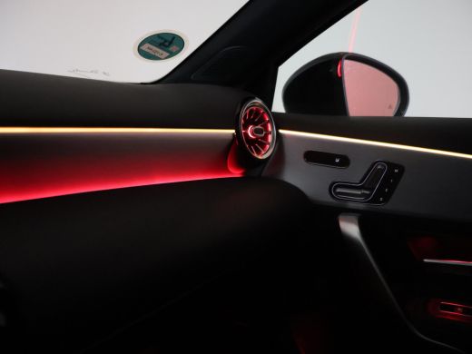 Mercedes-Benz A-Klasse 250e AMG SPORT + PANORAMA | MEMORY | TREKHAAK | SFEERVERLICHTING | CAMERA | STOELVERWARMING ActivLease financial lease