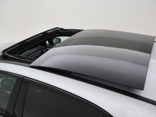 Mercedes-Benz A-Klasse 250e AMG SPORT + PANORAMA | MEMORY | TREKHAAK | SFEERVERLICHTING | CAMERA | STOELVERWARMING ActivLease financial lease