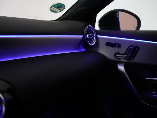 Mercedes-Benz A-Klasse 250e AMG SPORT + PANORAMA | MEMORY | TREKHAAK | SFEERVERLICHTING | CAMERA | STOELVERWARMING ActivLease financial lease