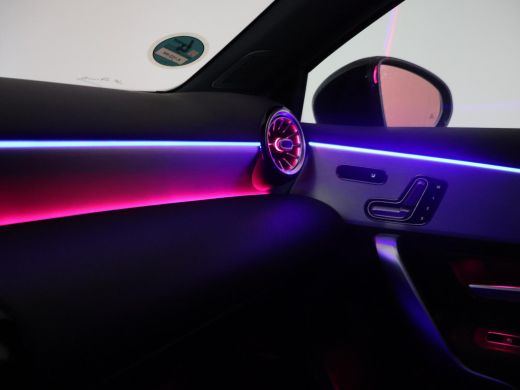 Mercedes-Benz A-Klasse 250e AMG SPORT + PANORAMA | MEMORY | TREKHAAK | SFEERVERLICHTING | CAMERA | STOELVERWARMING ActivLease financial lease