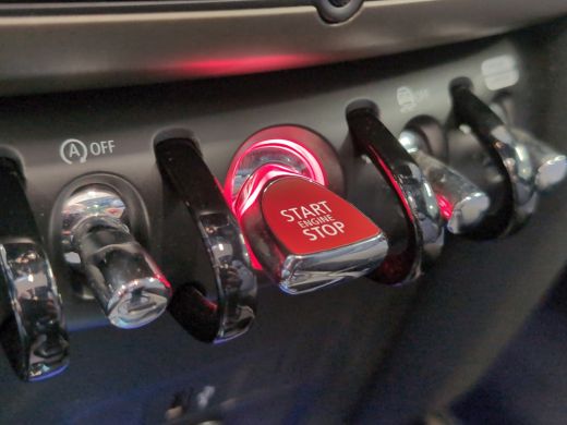 Mini Countryman 1.5 Cooper Chili | Pano | Trekhaak | Org. NL | H&K Audio | Camera | Head-Up | | Achteruitrijcamer... ActivLease financial lease