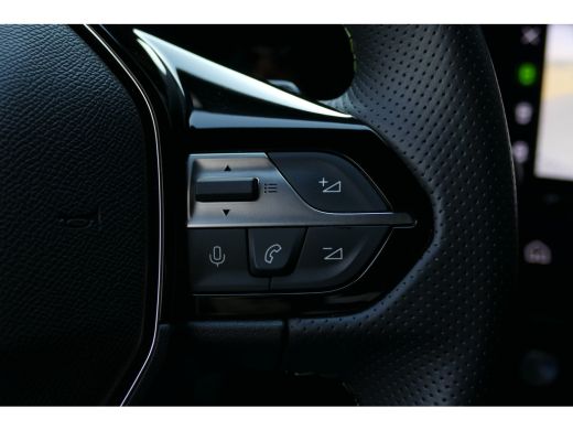 Peugeot 308 1.2 PURETECH 130PK 5-DRS GT AUTOMAAT / NAVI / ALCANTARA / CLIMA / PDC / 18"LMV / CAMERA / KEYLESS... ActivLease financial lease