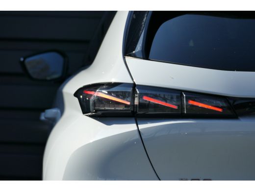 Peugeot 308 1.2 PURETECH 130PK 5-DRS GT AUTOMAAT / NAVI / ALCANTARA / CLIMA / PDC / 18"LMV / CAMERA / KEYLESS... ActivLease financial lease