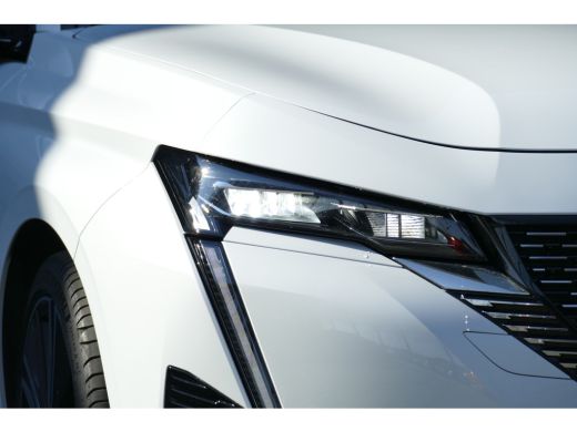 Peugeot 308 1.2 PURETECH 130PK 5-DRS GT AUTOMAAT / NAVI / ALCANTARA / CLIMA / PDC / 18"LMV / CAMERA / KEYLESS... ActivLease financial lease