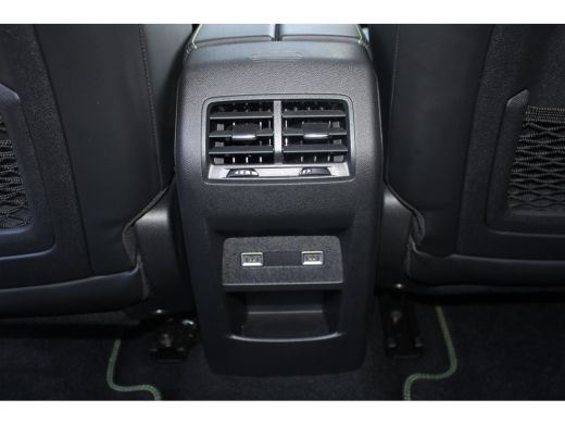 Peugeot 408 1.2 Hybrid 136 e-DCS6 GT | Achterbank in delen neerklapbaar | Achteruitrijcamera | Alarm klasse 1... ActivLease financial lease