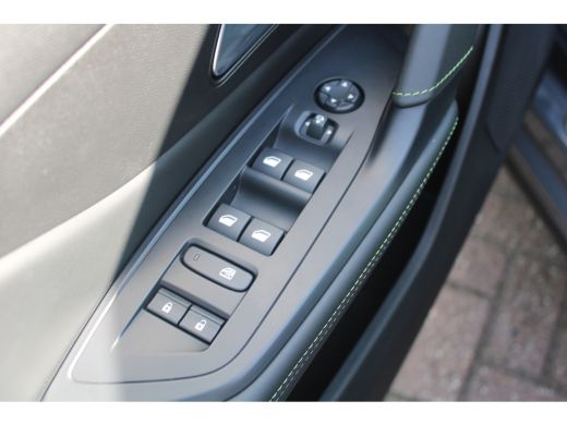 Peugeot 408 1.2 Hybrid 136 e-DCS6 GT | Achterbank in delen neerklapbaar | Achteruitrijcamera | Alarm klasse 1... ActivLease financial lease