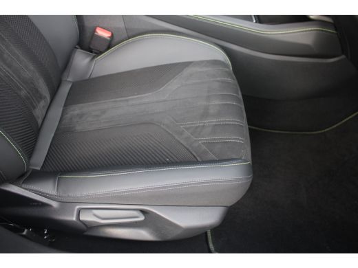 Peugeot 408 1.2 Hybrid 136 e-DCS6 GT | Achterbank in delen neerklapbaar | Achteruitrijcamera | Alarm klasse 1... ActivLease financial lease