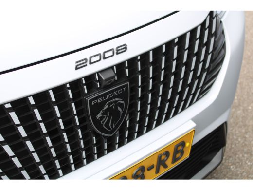 Peugeot e-2008 EV GT 54 kWh | Navigatie | Panorama/schuifdak | Fase 3 laden | Camera voor + achter | 18 Inch LMV | ActivLease financial lease