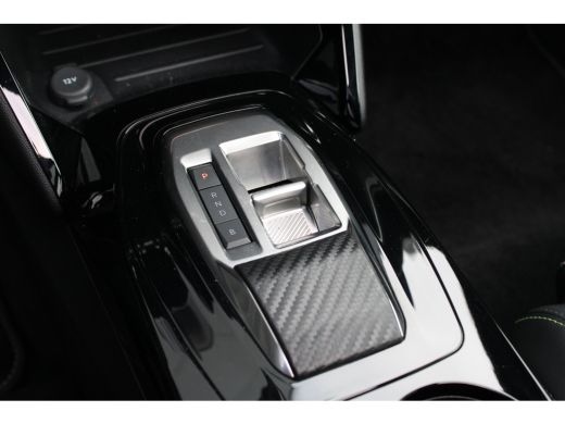 Peugeot e-2008 EV GT 54 kWh | Navigatie | Panorama/schuifdak | Fase 3 laden | Camera voor + achter | 18 Inch LMV | ActivLease financial lease