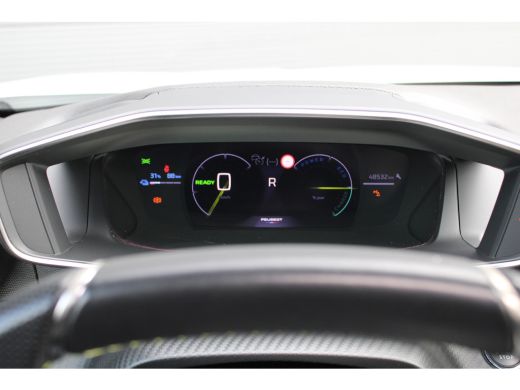 Peugeot e-2008 EV GT 54 kWh | Navigatie | Panorama/schuifdak | Fase 3 laden | Camera voor + achter | 18 Inch LMV | ActivLease financial lease