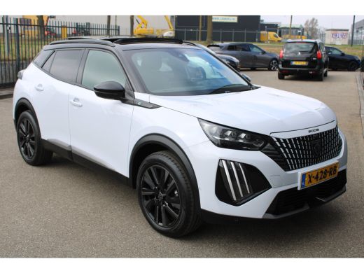 Peugeot e-2008 EV GT 54 kWh | Navigatie | Panorama/schuifdak | Fase 3 laden | Camera voor + achter | 18 Inch LMV | ActivLease financial lease