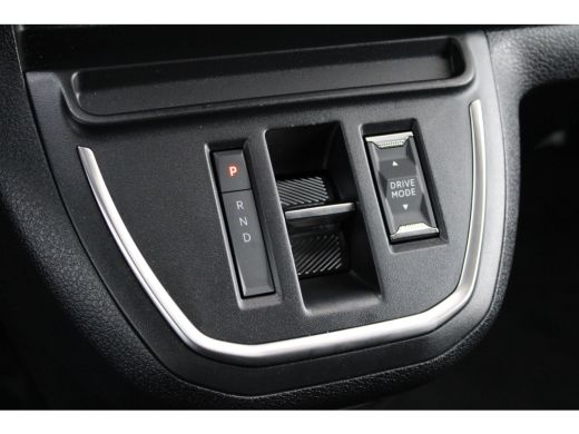 Peugeot e-Expert 75 kWh | 8 JAAR GARANTIE | CAMERA | NAVI | BETIMMERING | DRAADLOOS CARPLAY | ActivLease financial lease