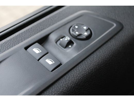 Peugeot e-Expert 75 kWh | 8 JAAR GARANTIE | CAMERA | NAVI | BETIMMERING | DRAADLOOS CARPLAY | ActivLease financial lease