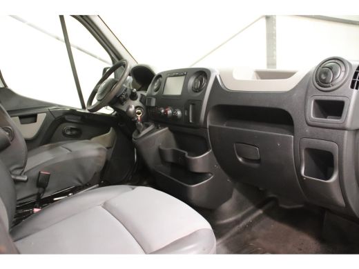 Renault Master 2.3 dCi L2H2 DUBBEL CABINE TREKHAAK Renault Master T35 2.3 dCi L2H2 DUBBEL CABINE TREKHAAK ActivLease financial lease