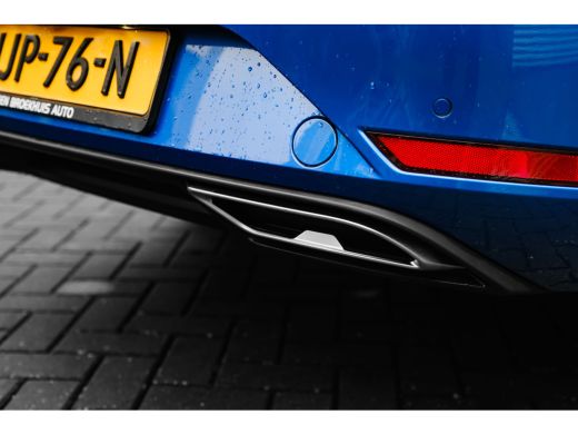 Seat Leon Sportstourer 1.5 TSI e-Hybrid FR Business l Black Style l Elektr. Trekhaak l Apple Car Play Andro... ActivLease financial lease