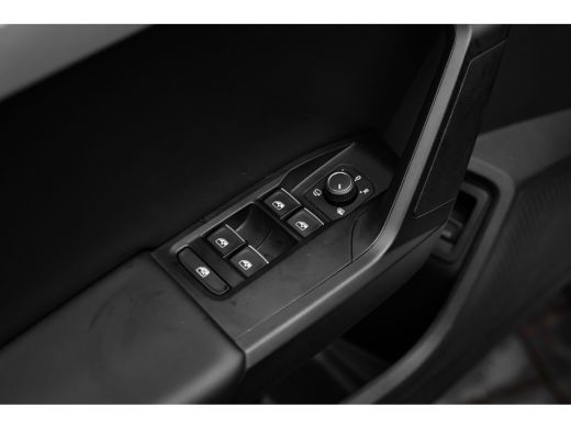 Seat Leon Sportstourer 1.5 TSI e-Hybrid FR Business l Black Style l Elektr. Trekhaak l Apple Car Play Andro... ActivLease financial lease