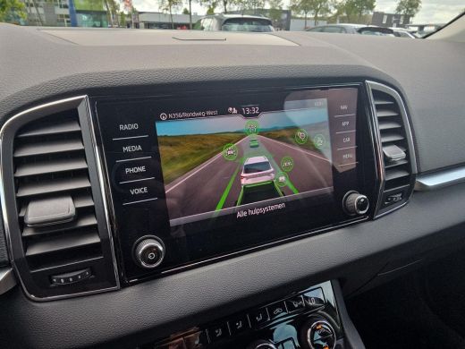 Skoda Karoq 1.5 TSI ACT Ambition | 150Pk |  | Trekhaak | Elec. klep | ACC | Keyless | ActivLease financial lease