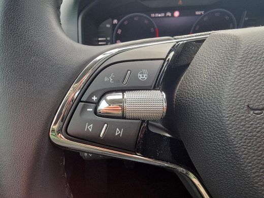 Skoda Karoq 1.5 TSI ACT Ambition | 150Pk |  | Trekhaak | Elec. klep | ACC | Keyless | ActivLease financial lease