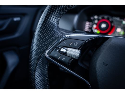 Skoda Kodiaq 1.5 TSI Sportline Business | Achteruitrijcamera | Dodehoek detectie | Lichtmetalen velgen 19" ActivLease financial lease