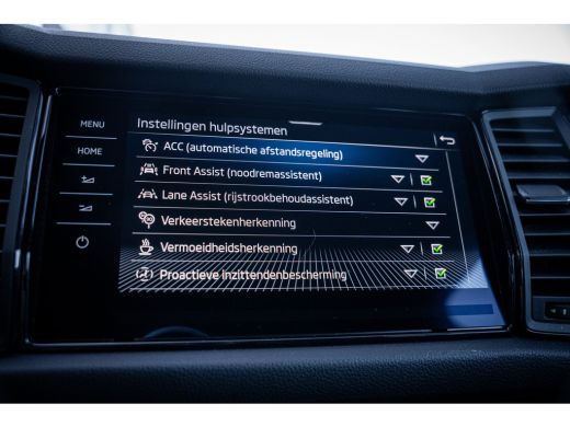 Skoda Kodiaq 1.5 TSI Sportline Business | Achteruitrijcamera | Dodehoek detectie | Lichtmetalen velgen 19" ActivLease financial lease