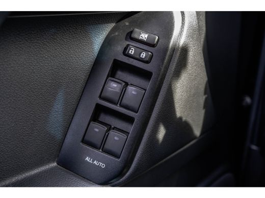 Toyota Land Cruiser 2.8D-4D | 204 PK | 5DRS | 4x4 | Fabrieksgarantie | Dealer onderhouden | Cruise | Airco | Trekhaak ActivLease financial lease