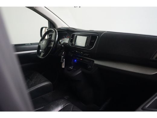 Toyota ProAce 2.0 D-4D Black Line | Achteruitrijcamera | Cruise control | Navigatiesysteem full map ActivLease financial lease