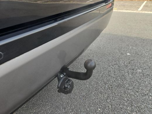 Toyota RAV4 2.5 Hybrid AWD Bi-Tone ActivLease financial lease