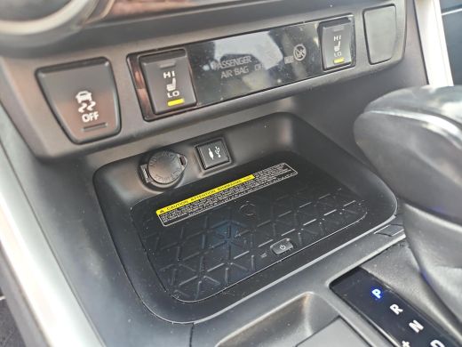 Toyota RAV4 2.5 Hybrid AWD Bi-Tone ActivLease financial lease