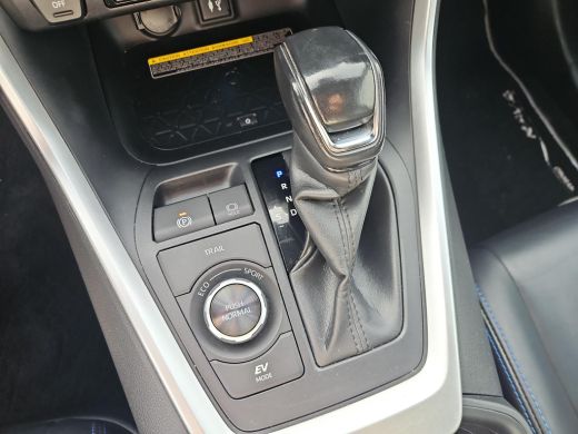 Toyota RAV4 2.5 Hybrid AWD Bi-Tone ActivLease financial lease