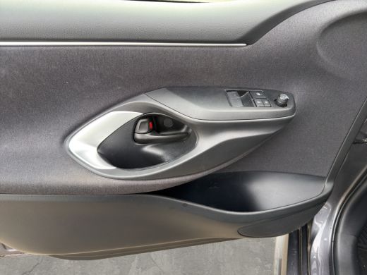 Toyota Yaris 1.5 VVT-i Active | Apple Carplay/Android Auto | Cruise control adaptief | Achteruitrijcamera | Ri... ActivLease financial lease