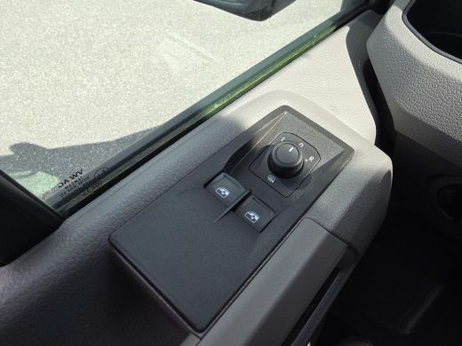 Volkswagen Crafter 35 2.0 TDI L4H3 | Trekhaak | Clima | Kunstleder | Bijrijdersbank | Betimmering | ActivLease financial lease
