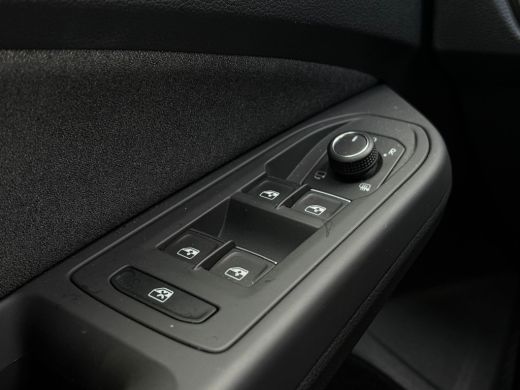 Volkswagen Golf 1.5 TSI 115 pk Life Edition | Climatronic | Apple Carplay | Led koplampen | Achteruitrijcamera | ActivLease financial lease