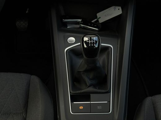 Volkswagen Golf 1.5 TSI 115 pk Life Edition | Climatronic | Apple Carplay | Led koplampen | Achteruitrijcamera | ActivLease financial lease