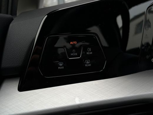 Volkswagen Golf 1.5 TSI 115 pk Life Edition | Climatronic | Apple Carplay | Led koplampen | Achteruitrijcamera | ActivLease financial lease