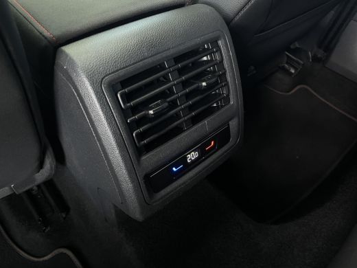 Volkswagen Golf 2.0 TSI GTI ClubSport 45 Jahre | 301 pk | Achteruitrijcamera | Stoel/stuur verwarming | Cruise ad... ActivLease financial lease